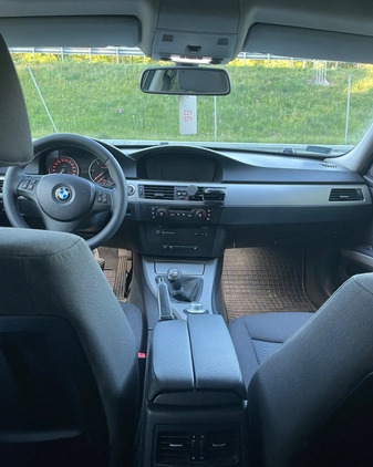 BMW Seria 3 cena 15190 przebieg: 307000, rok produkcji 2006 z Kielce małe 211